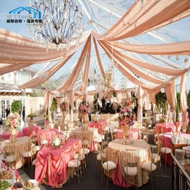 Bên ngoài sự kiện đám cưới Lều trang trí với bộ bàn cocktail đầy màu sắc